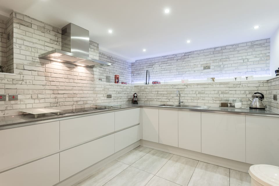 Second Nest London Warehouse | Private kitchen | Espresso maker, coffee/tea maker, full-size fridge, microwave