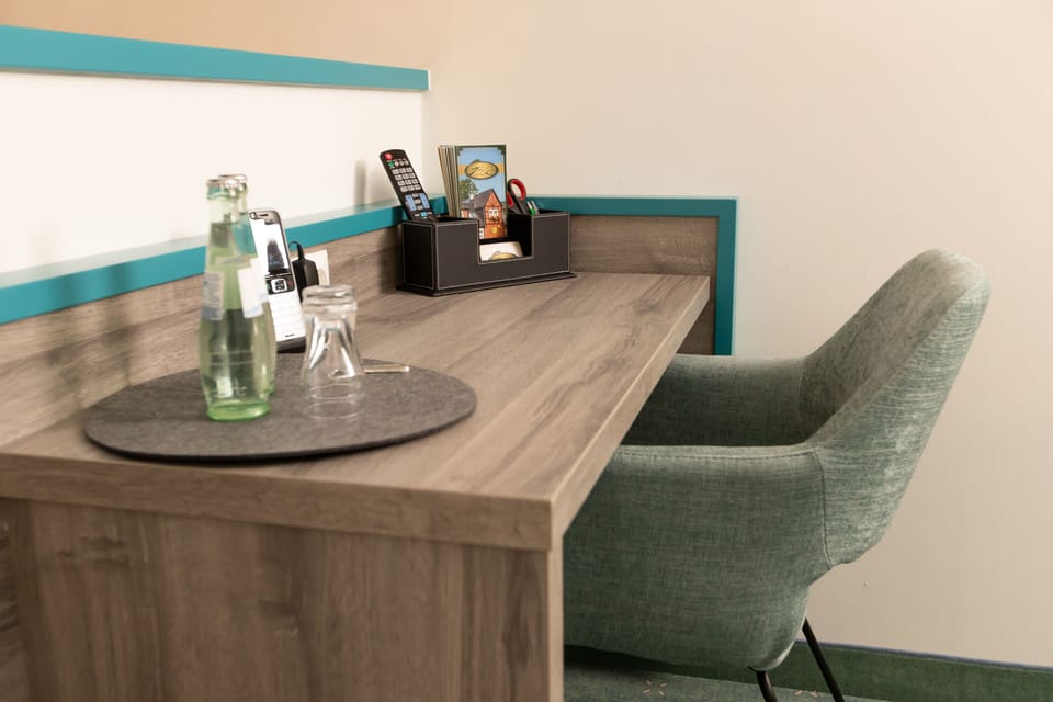 Double Room | Desk, soundproofing, free WiFi, bed sheets