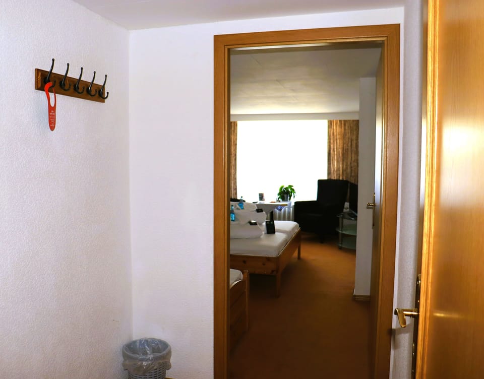 Quadruple Room | In-room safe, desk, free WiFi, bed sheets