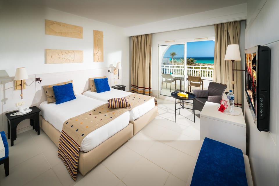 1 bedroom, minibar, blackout drapes, bed sheets