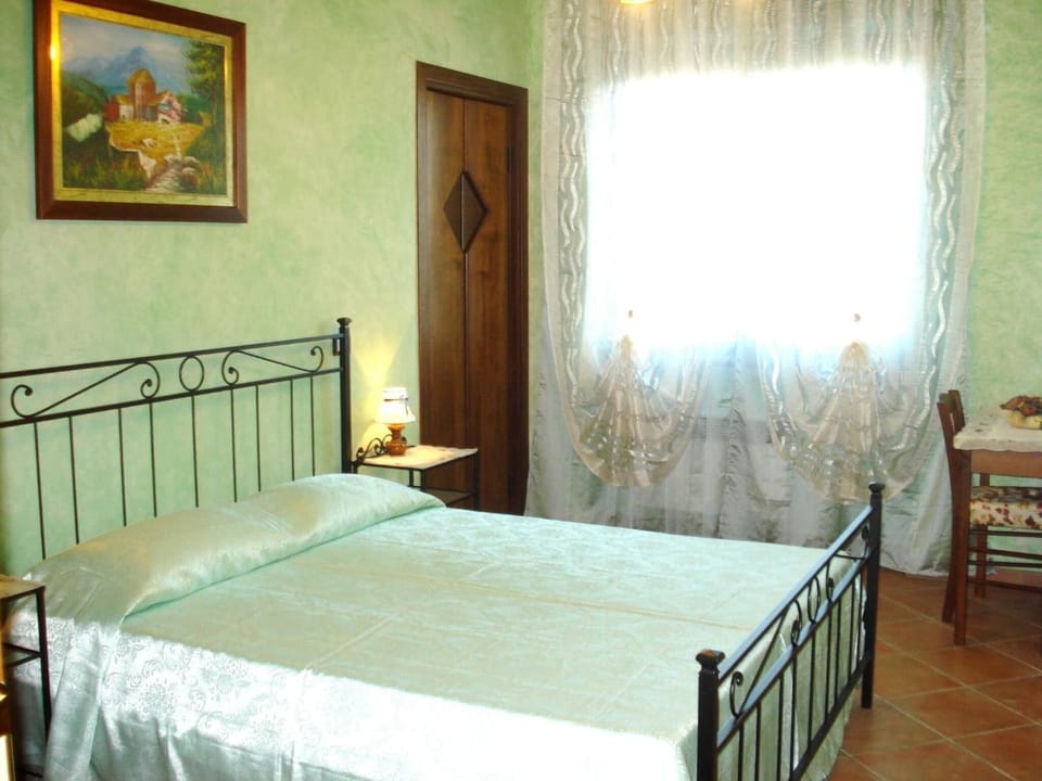 In-room safe, desk, laptop workspace, free WiFi