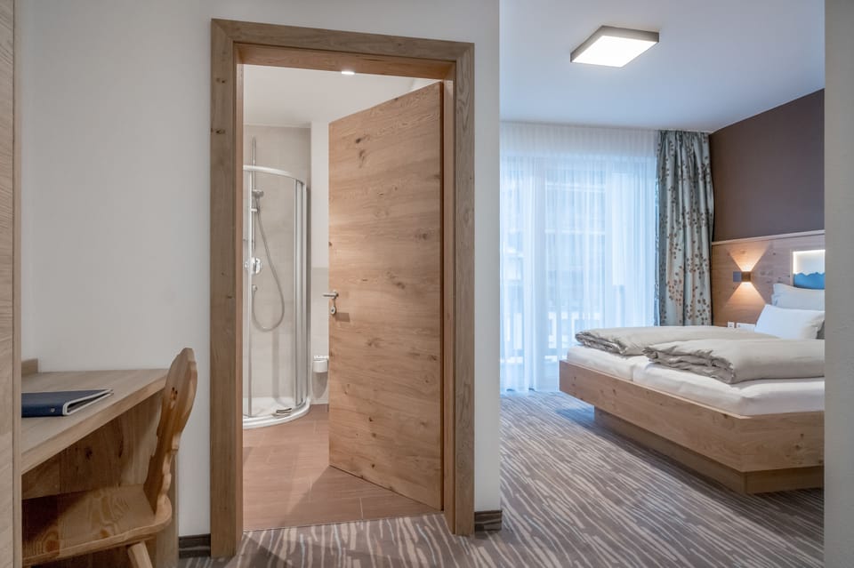 Comfort Double Room, Balcony (Seenplatte) | Hypo-allergenic bedding, down comforters, in-room safe, desk