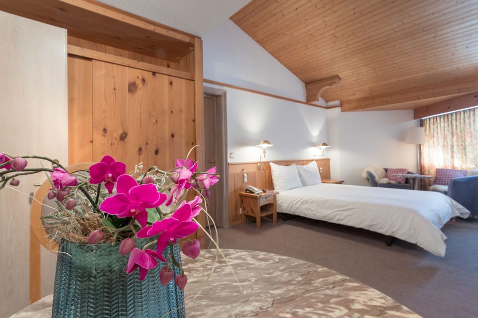 Standard Double Room, Non Smoking, Balcony | In-room safe, desk, bed sheets