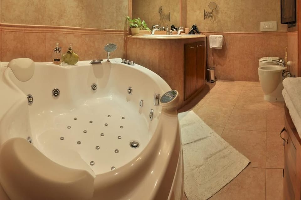 Double Room, Jetted Tub | Jetted tub
