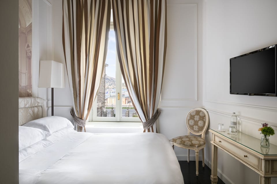 Premium Room, 1 Double Bed, Lake View | Minibar, in-room safe, blackout drapes, soundproofing