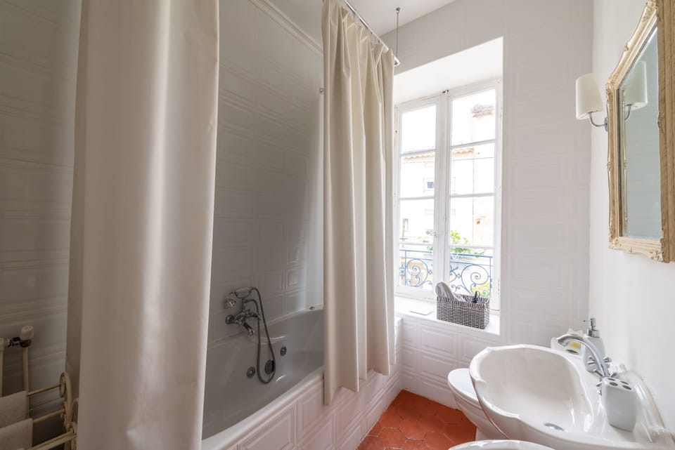 Les Hauts de Corneilhan Bed and Breakfast in Occitanie