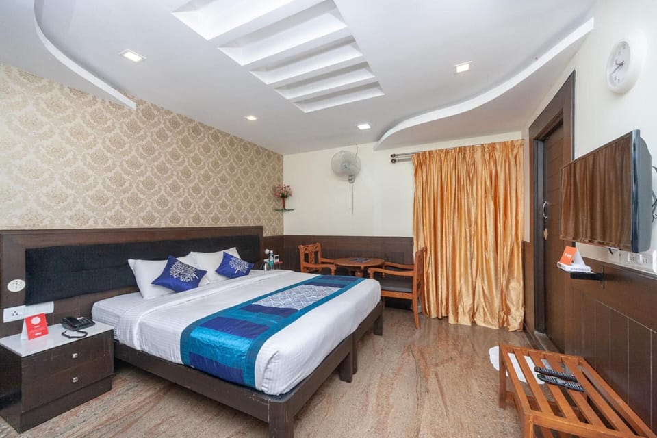 20 bedrooms, Egyptian cotton sheets, premium bedding, memory foam beds