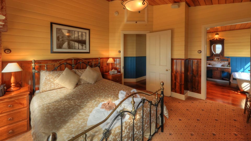 Island View Spa Cottage House in Smithton