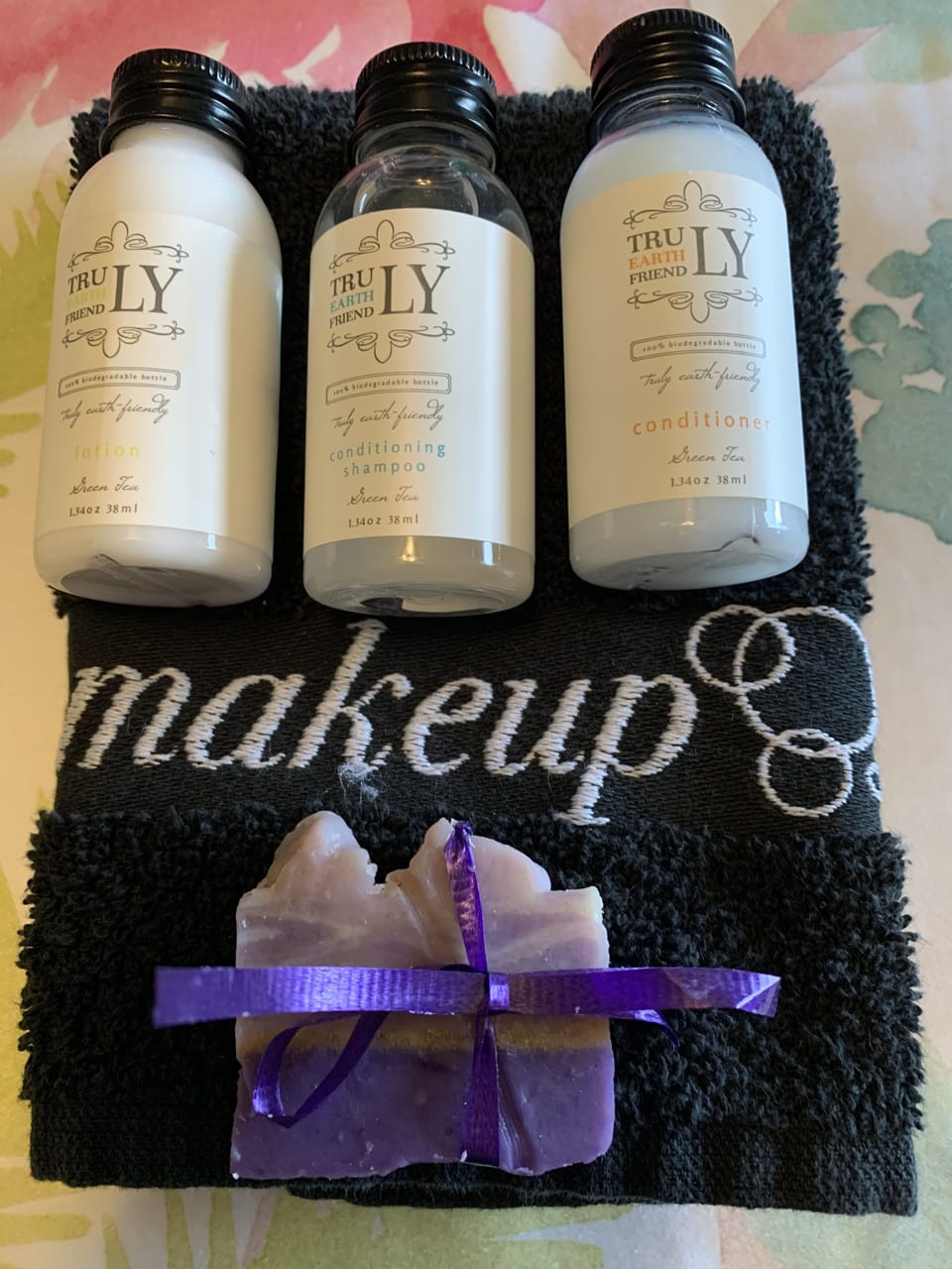 Walnut Room, 1 Queen Bed, Private Bathroom | Bathroom | Shower, hydromassage showerhead, free toiletries, hair dryer