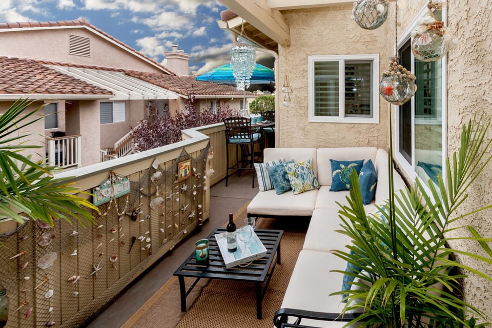 Comfy, inviting deck with gas BBQ.