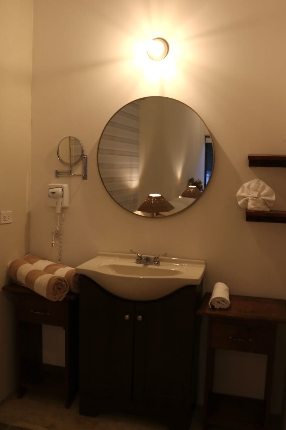 Hortensia 5,  Standard Room, Poolside | Bathroom | Shower, hair dryer, towels, soap