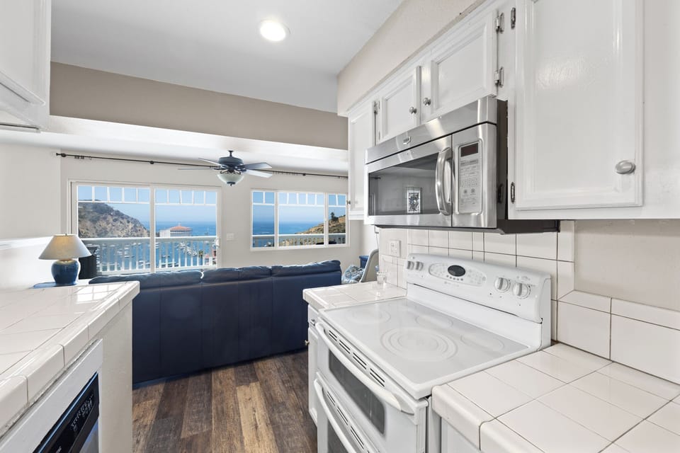 123UT Lower - Kitchen to Living Space