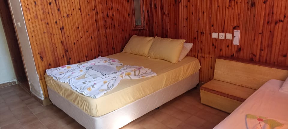 Bungalow (Triple) | WiFi (free), bed sheets