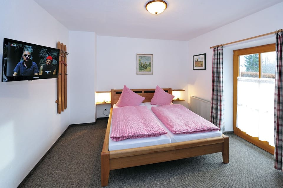 Double Room (1) | WiFi (free)