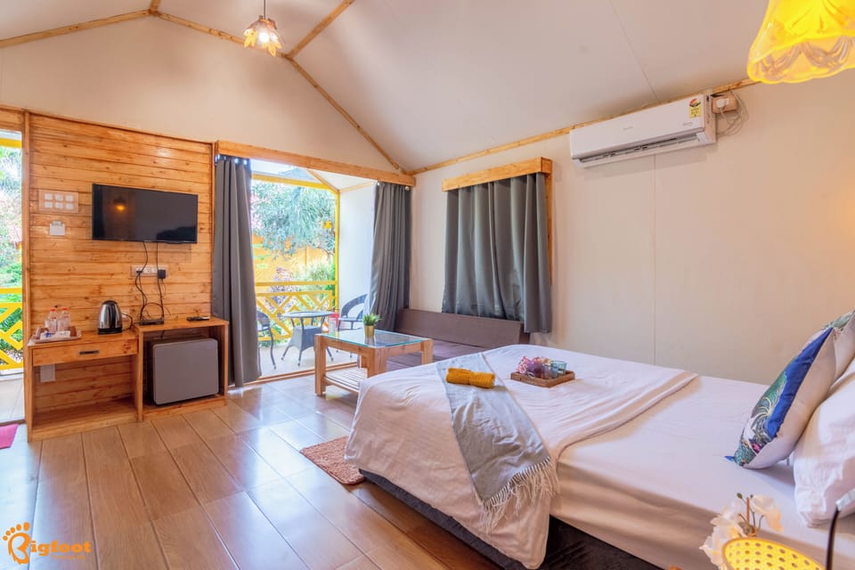 Superior Double Room | Soundproofing, bed sheets