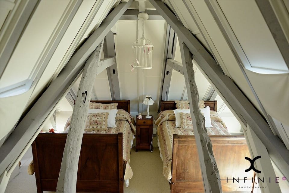 Suite (Le grenier d'Odette) | Individually decorated, individually furnished, desk, soundproofing