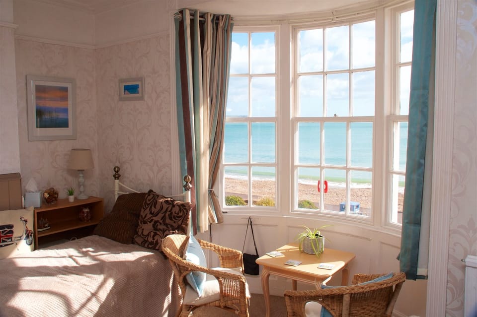 Family Room, Ensuite | Iron/ironing board, WiFi, bed sheets