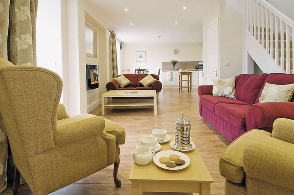 Cottage, 3 Bedrooms | 3 bedrooms, Egyptian cotton sheets, premium bedding, Select Comfort beds