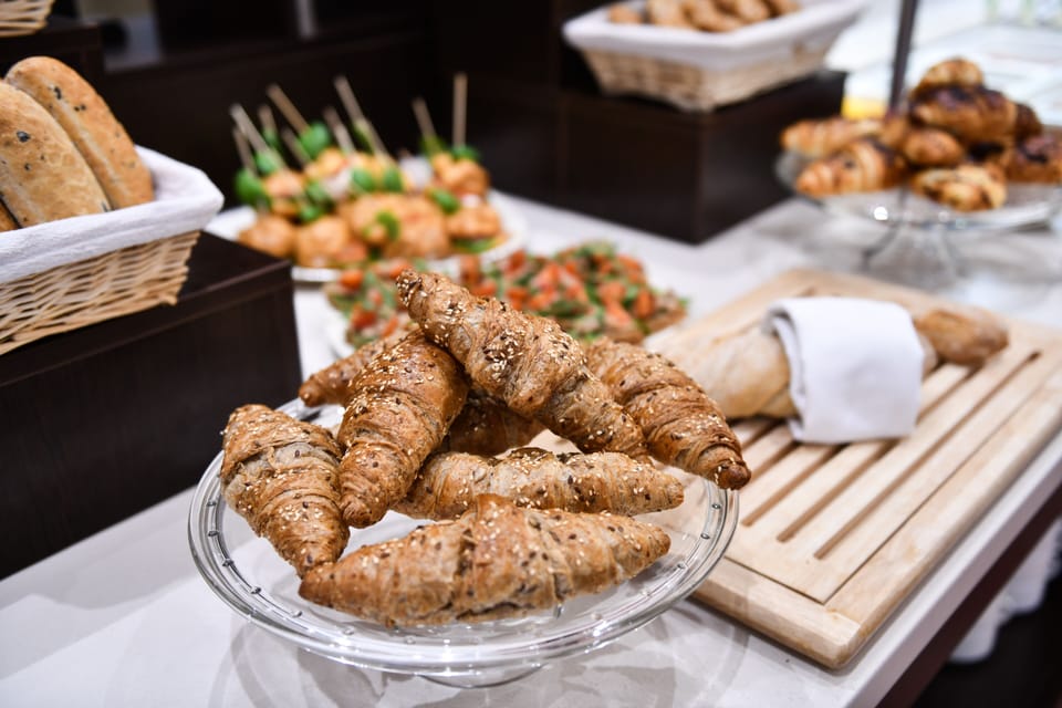 Daily buffet breakfast for a fee