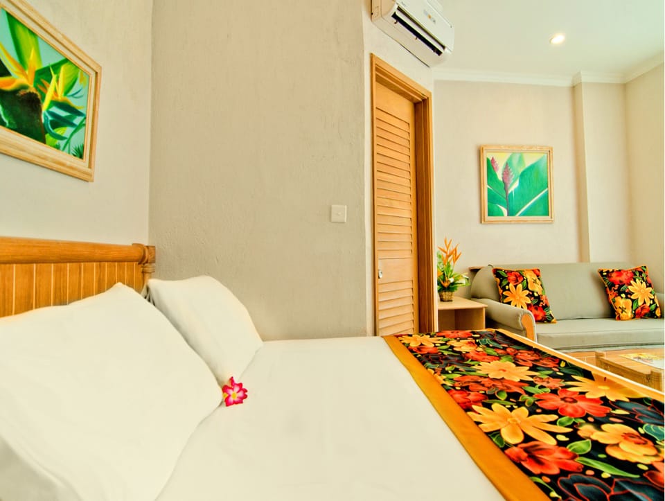 In-room safe, desk, laptop workspace, WiFi (free)
