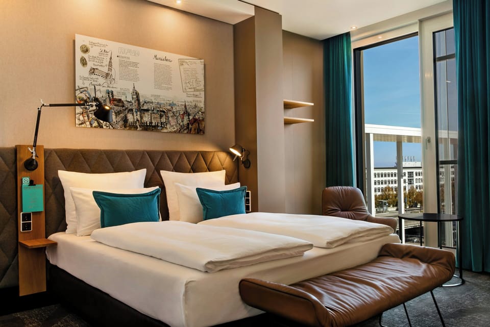 Premium bedding, in-room safe, desk, blackout drapes