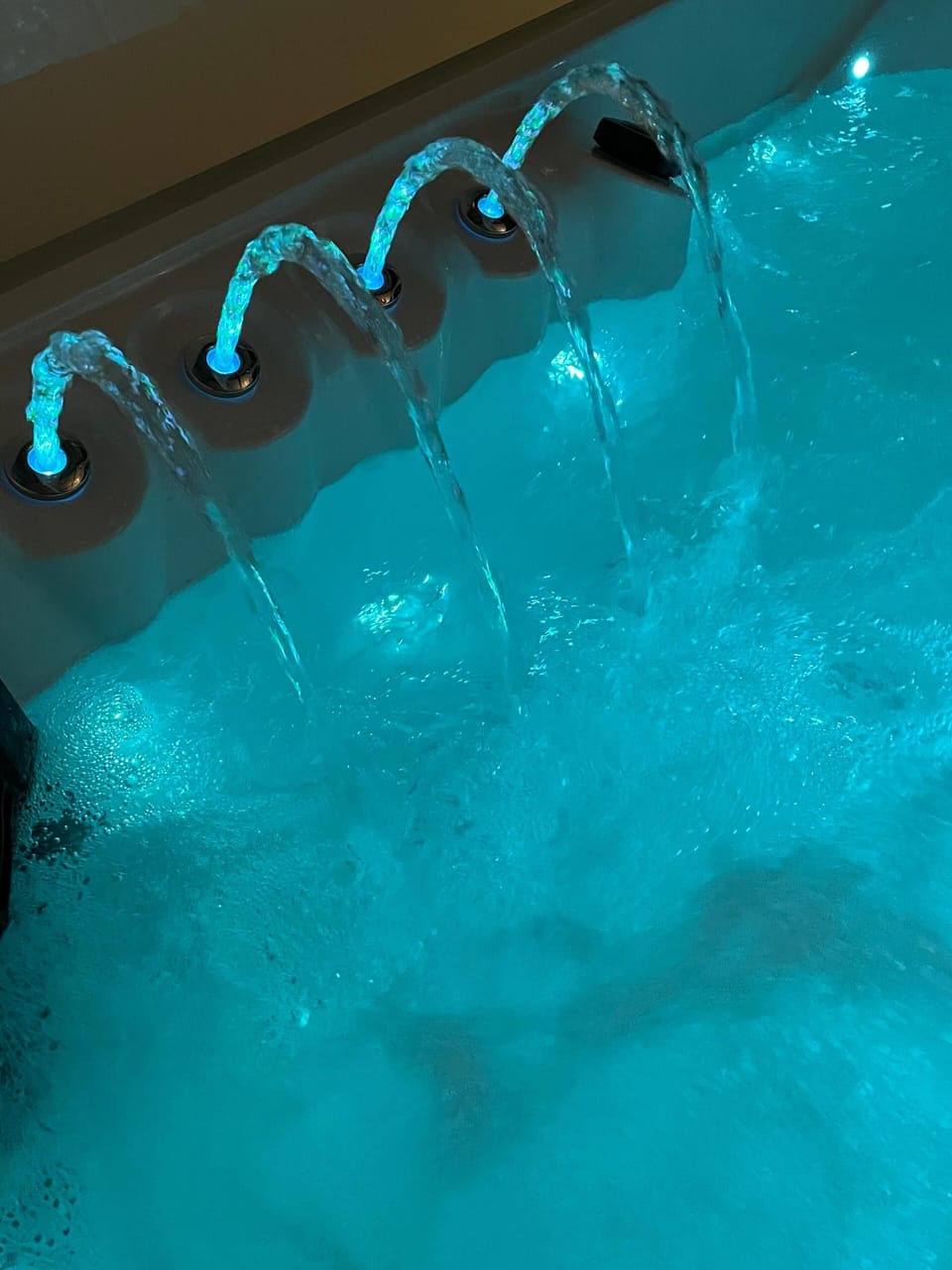 Hot tub, massages
