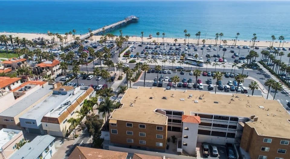 Prime location on Balboa Peninsula 