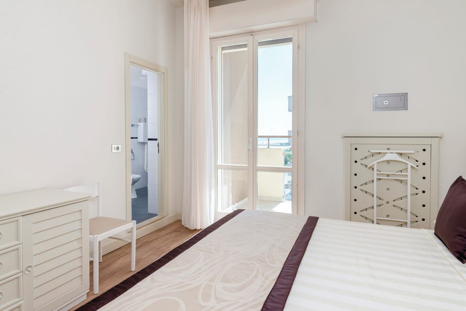 In-room safe, cribs/infant beds, travel crib, free WiFi