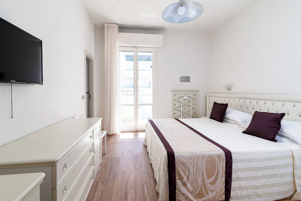 In-room safe, cribs/infant beds, travel crib, free WiFi