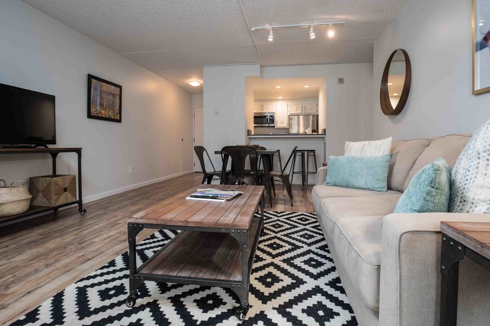 Condo, 1 Bedroom, Kitchen, Valley View | Living room | 55-inch Smart TV with cable channels