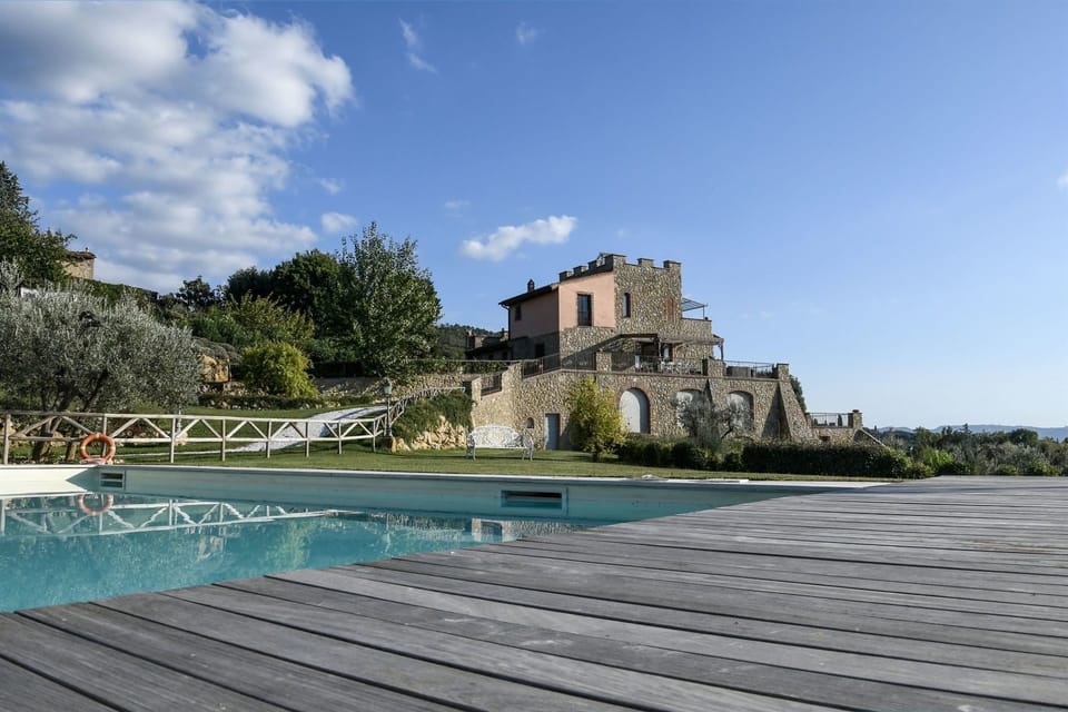 Property, Estate, Sky, Water, Architecture, Building, Tree, Vacation, Swimming Pool, Villa