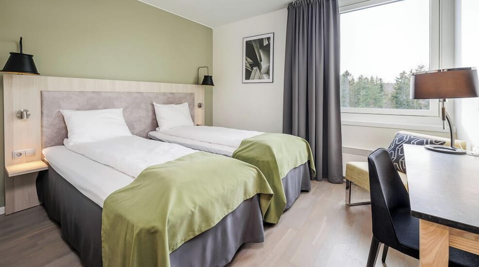 Standard Room, 2 Twin Beds, Non Smoking | Hypo-allergenic bedding available, desk, iron/ironing board (on request)