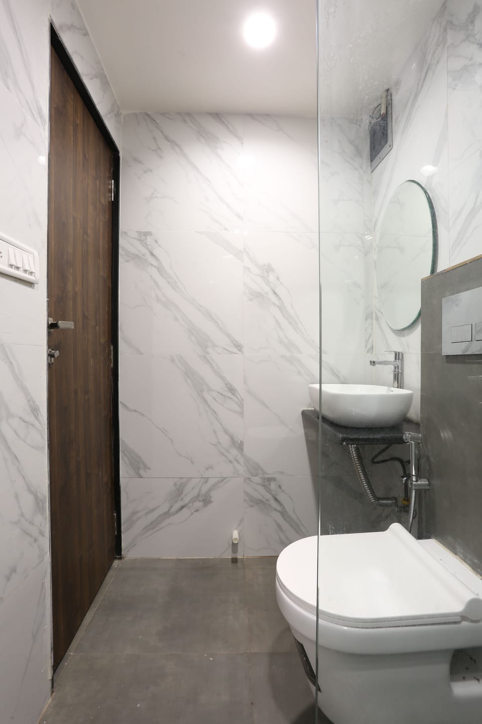 Standard Room, 1 Double Bed | Bathroom | Shower, free toiletries, towels