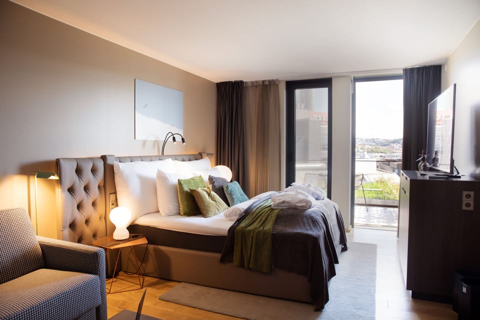 Deluxe Double Room | Premium bedding, minibar, in-room safe, laptop workspace