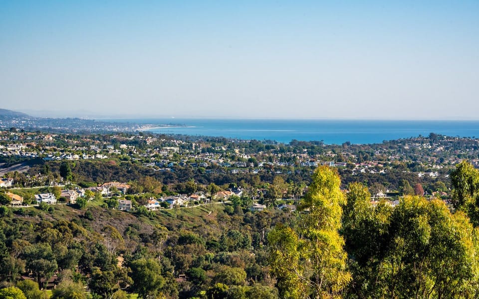 Wake up to spectacular ocean views !!