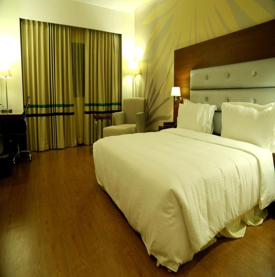 Egyptian cotton sheets, premium bedding, in-room safe