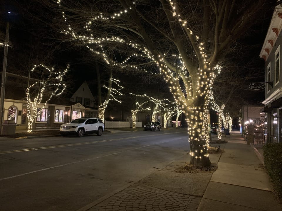 Take a stroll in downtown Saugatuck to see the festive lights. 