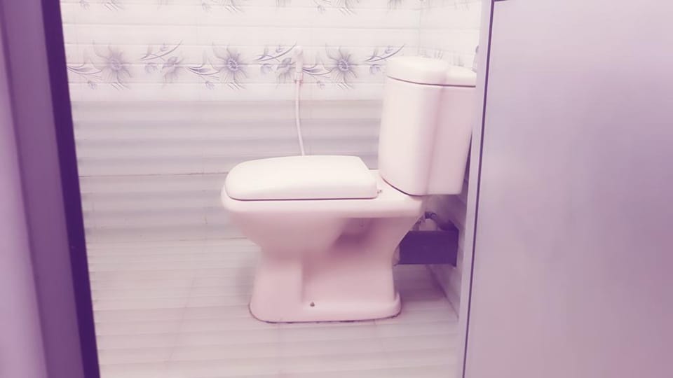 Comfort Triple Room, 1 Bedroom | Bathroom | Shower, rainfall showerhead, free toiletries