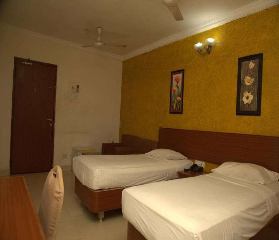 Superior Twin Room | Egyptian cotton sheets, premium bedding, desk, soundproofing