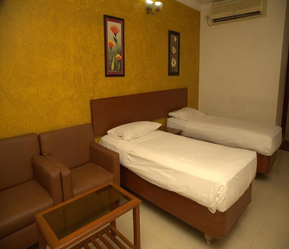 Superior Twin Room | Egyptian cotton sheets, premium bedding, desk, soundproofing