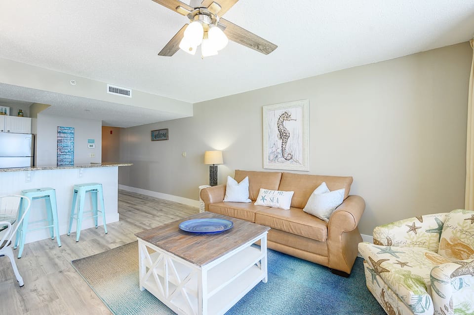 Spacious living room