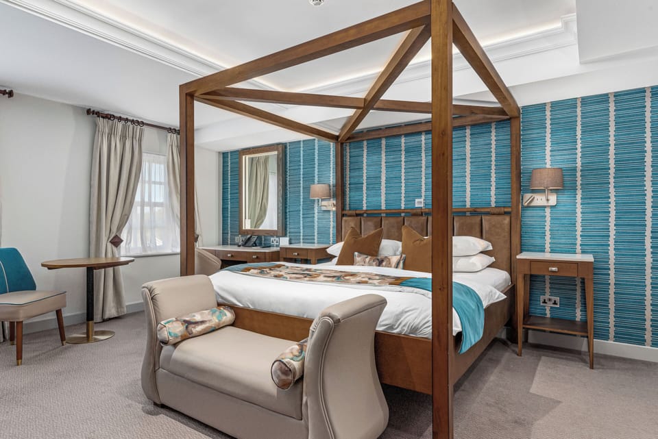 Penthouse Suite | In-room safe, iron/ironing board, free WiFi, bed sheets