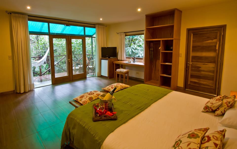 1 bedroom, minibar, in-room safe, blackout drapes
