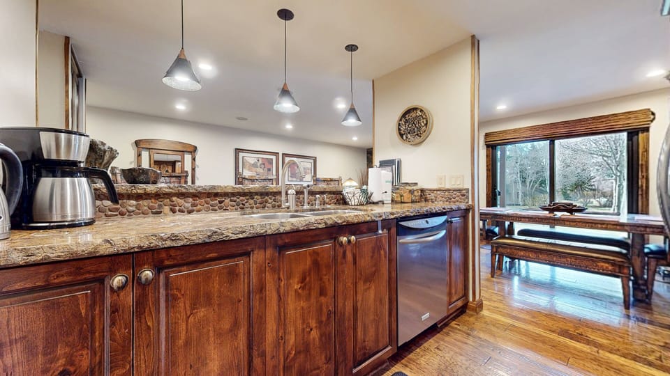 Condo, 1 Bedroom | Interior