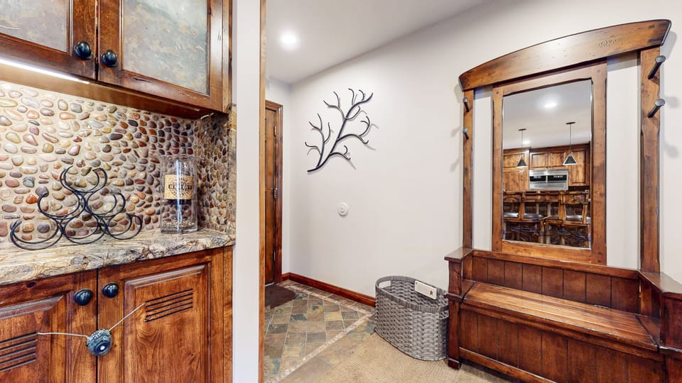 Condo, 1 Bedroom | Interior