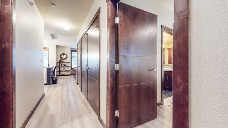 Condo, 2 Bedrooms | Interior