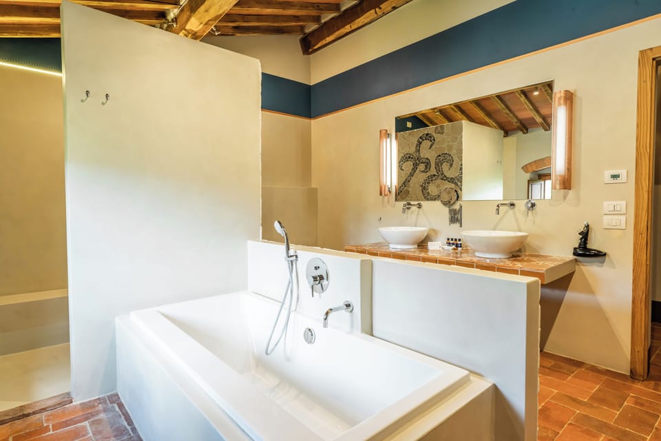 Superior Suite, Garden View (Master Two Bedroom) | Bathroom | Shower, rainfall showerhead, free toiletries, hair dryer