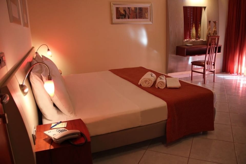 Basic Double Room | In-room safe, soundproofing, free WiFi, wheelchair access