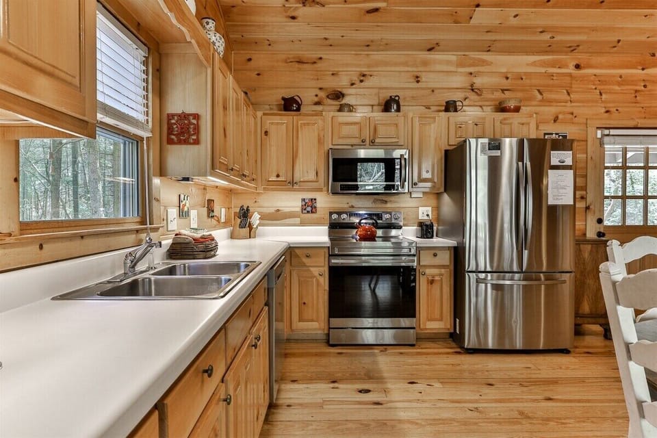 Fully Stocked Kitchen