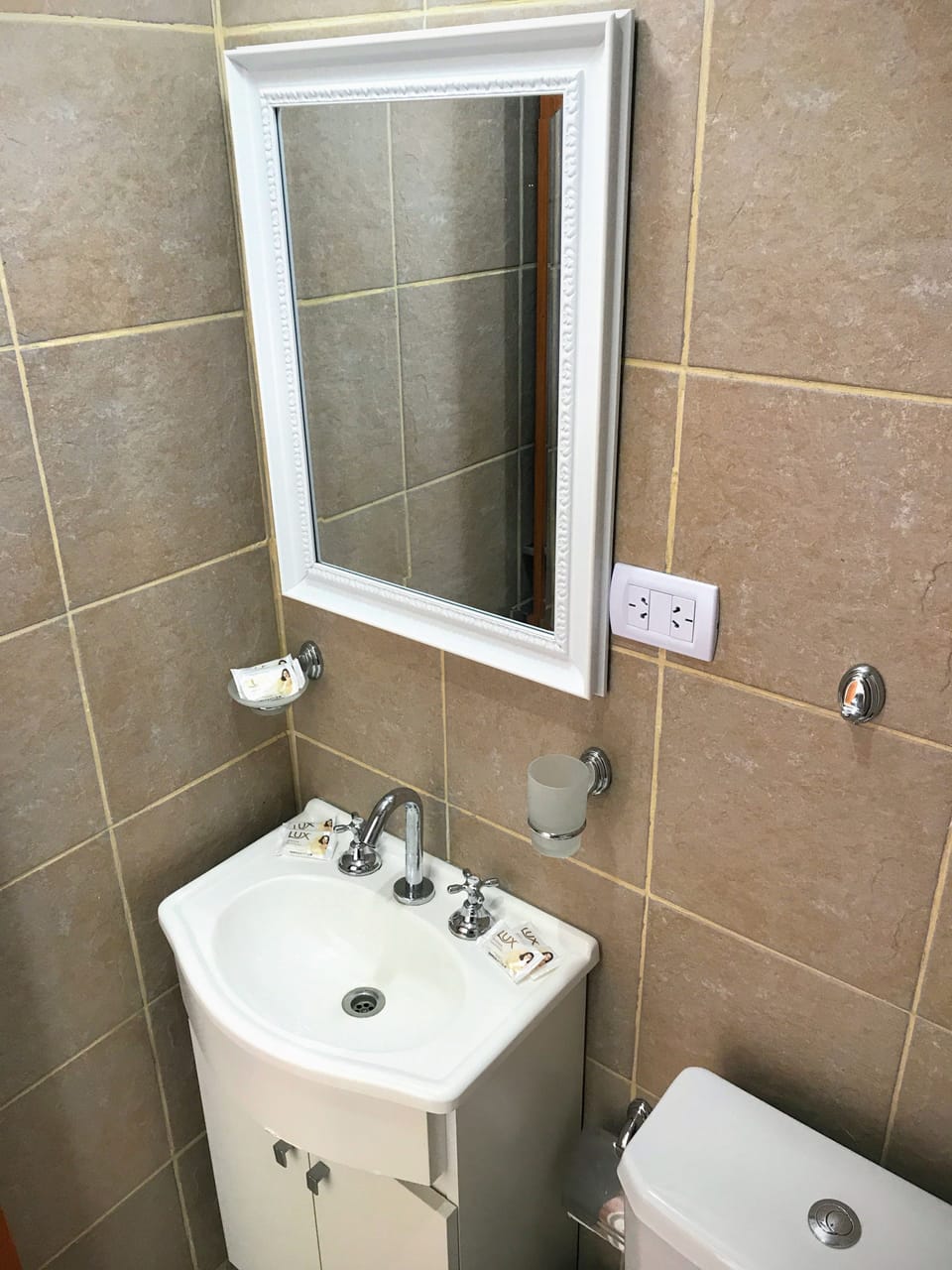Bathroom sink